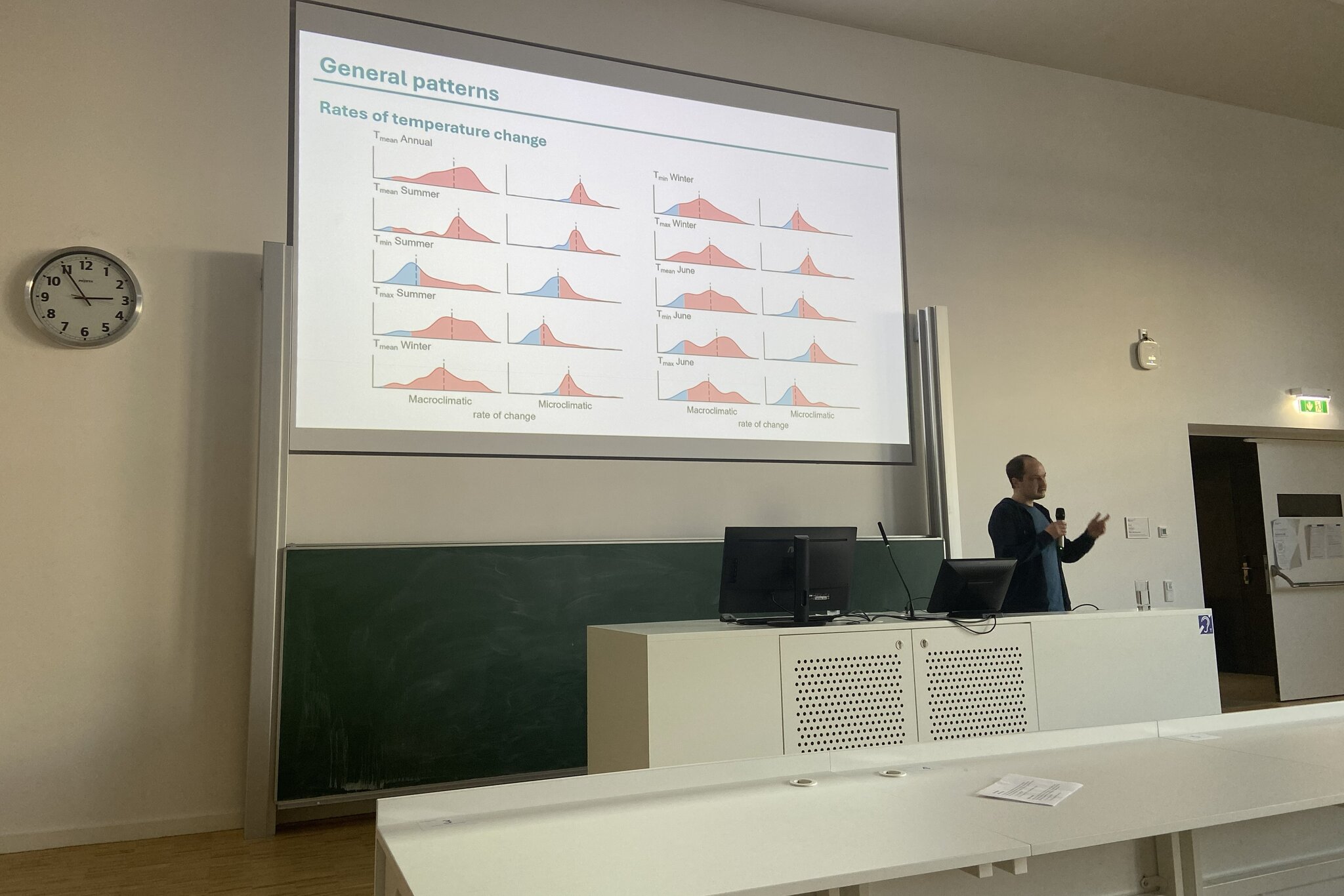 Johannes Hausharter presenting on thermophilization of mountaintop vegetation at the VDSEE Symposium 2026